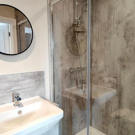 Apartman Carvetii - Anne House 3 - Triple Bed First Flr En-suite *